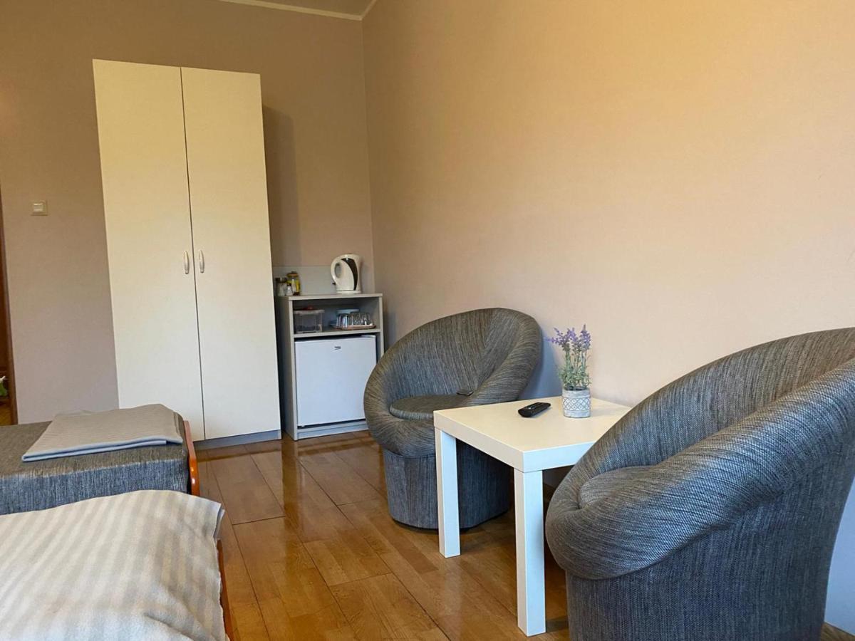Pod Lipami Hostel Kolczyglowy Buitenkant foto