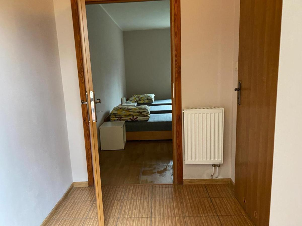 Pod Lipami Hostel Kolczyglowy Buitenkant foto